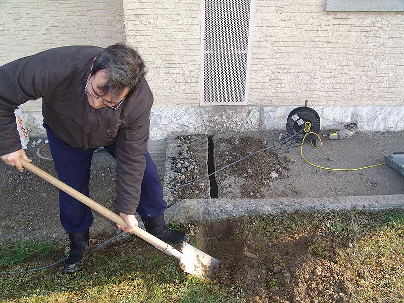 ...pendant de HB9IBI se lance dans le jardinage...
